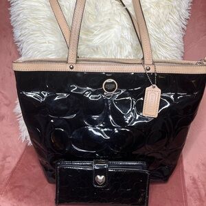 Coach Outlet Glossy Black and Tan Tote Bag with Wallet
